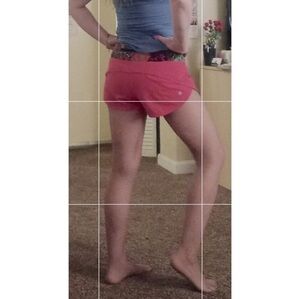 Lululemon Run Shorts/Red w/Black Woods Print/Back Pocket/Brand New w/o Tag/Sz 6